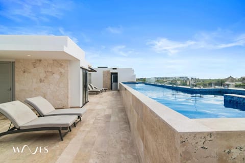 Day, Balcony/Terrace, Pool view
