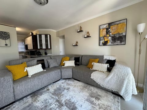 Living room, Photo of the whole room