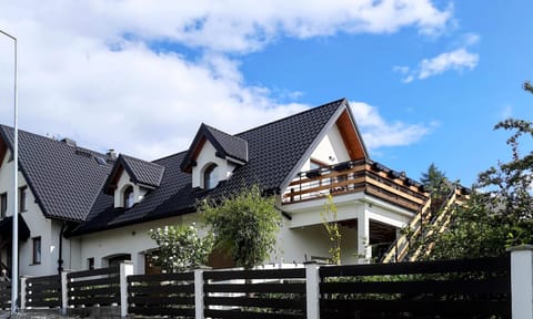 Property building, Garden, Balcony/Terrace