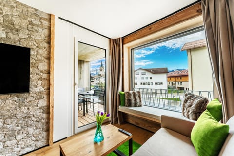 View (from property/room), View (from property/room), Living room, Seating area