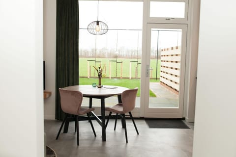 View (from property/room), Balcony/Terrace, Dining area