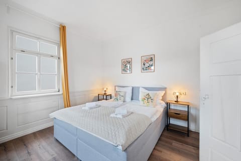 Bed, Photo of the whole room, Bedroom, towels, wardrobe