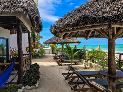 Restaurant/places to eat, Day, Neighbourhood, Natural landscape, BBQ facilities, View (from property/room), Beach, Beach, Sea view