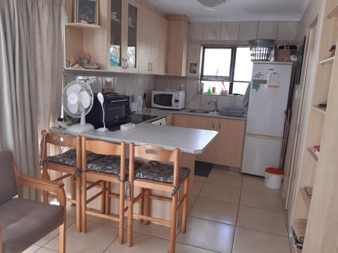 Cosy studio garden cottage Apartment in Cape Town