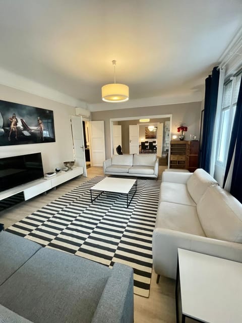 Communal lounge/ TV room, TV and multimedia