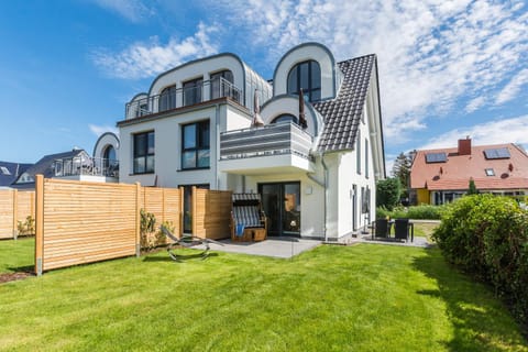 Property building, Spring, Garden view