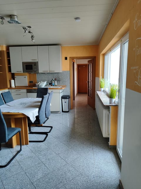 Kitchen or kitchenette, Kitchen or kitchenette, Seating area, Dining area, minibar