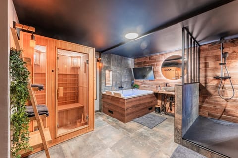 Hot Tub, Sauna, Bathroom, Spa and wellness centre/facilities, Spa and wellness centre/facilities, Bath