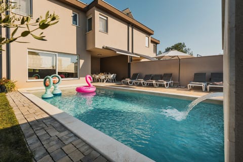 Property building, Pool view, Swimming pool