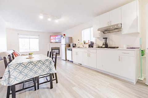 Living room, Dining area, kitchen
