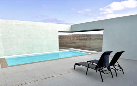 Patio, Day, Pool view, Swimming pool, sunbed