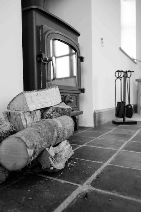 OAKLEY LODGE- LUXURY FARM COTTAGE House in England