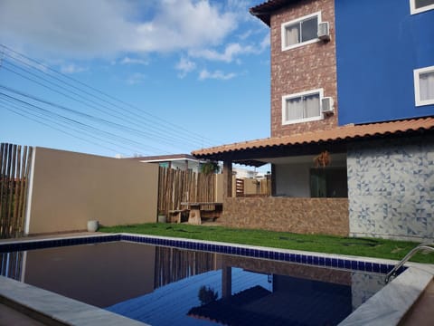 Property building, Day, Swimming pool