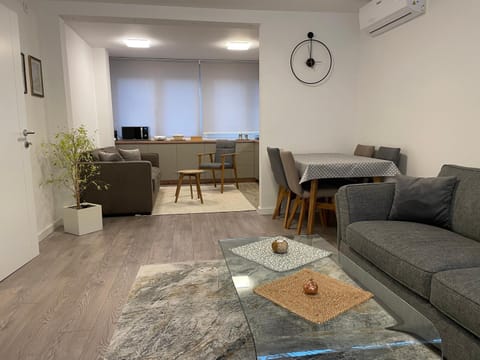 Living room, Dining area, kitchen