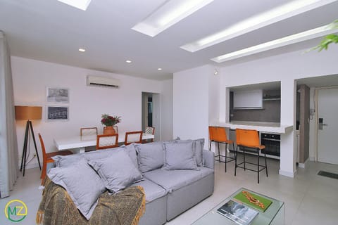 Modern 3 bedroom penthouse with jacuzzi and BBQ Apartment in Rio de Janeiro