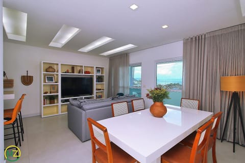 Modern 3 bedroom penthouse with jacuzzi and BBQ Apartment in Rio de Janeiro