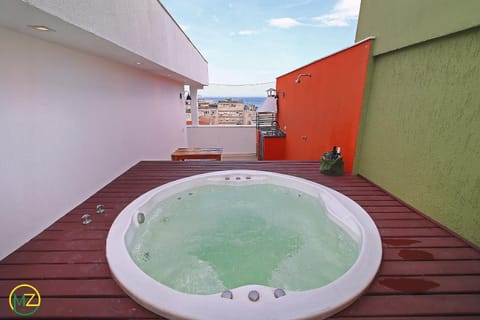 Modern 3 bedroom penthouse with jacuzzi and BBQ Apartment in Rio de Janeiro