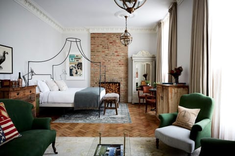 Bed, Decorative detail, Seating area, Bedroom, wardrobe