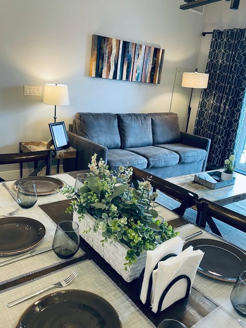 Living room, Dining area