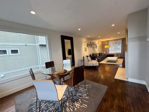 Craftsman with view of Seattle House in Tukwila