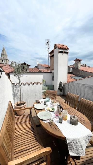 View (from property/room), Balcony/Terrace, Balcony/Terrace, Seating area, Dining area