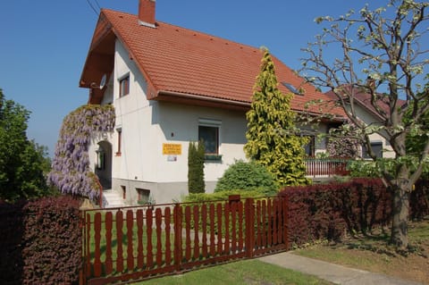 Facade/entrance, Spring