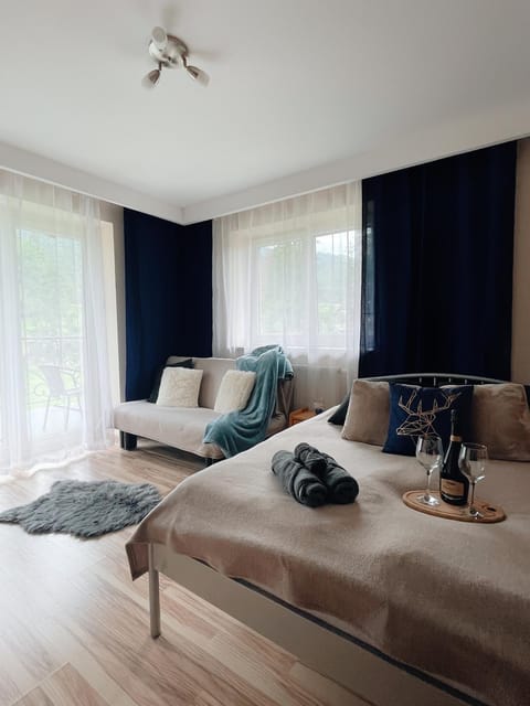 Seating area, Bedroom