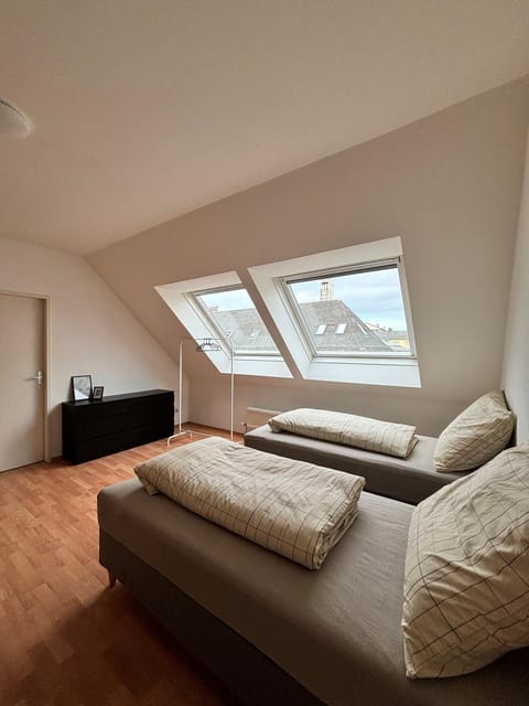 Bed, Living room