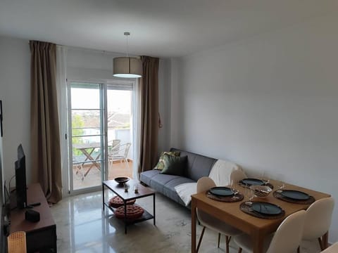 TV and multimedia, Balcony/Terrace, Living room, Dining area, air conditioner