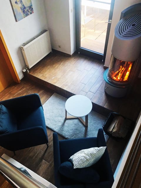 Seating area, flat iron