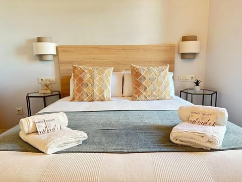 Casa del Tratado 2 by YBH Apartment in Vigo