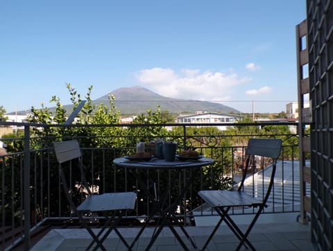 Day, Natural landscape, View (from property/room), Balcony/Terrace, Mountain view
