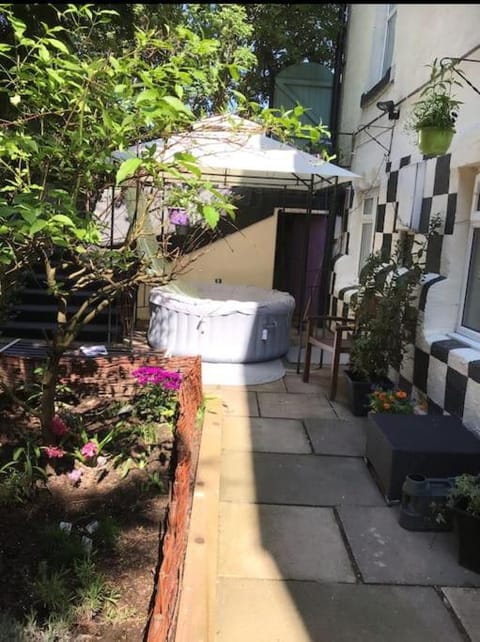 Patio, Hot Tub