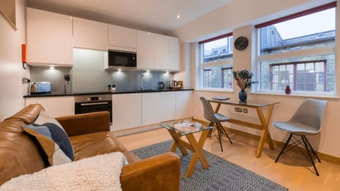 Kitchen or kitchenette, Living room, pet friendly