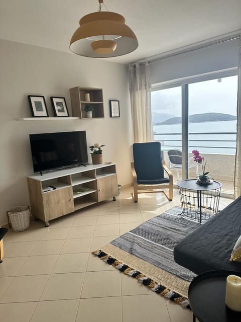 TV and multimedia, Living room, Sea view