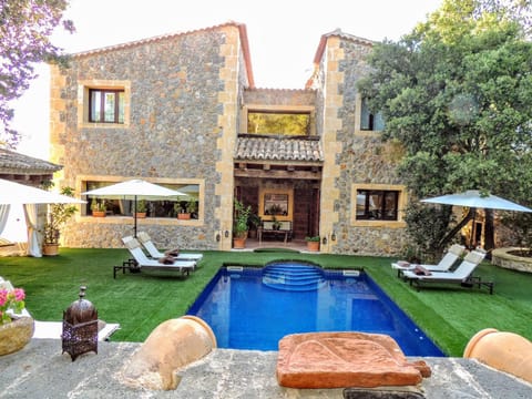 Property building, Swimming pool, Swimming pool