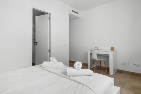 Infinity Pool apt by Costarentals - Ref M44 Apartment in Estepona