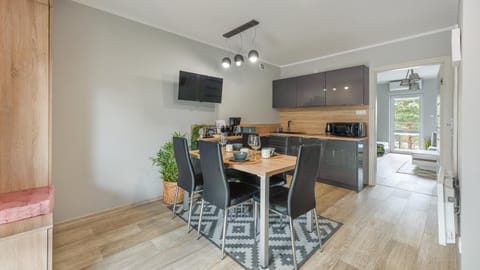 TV and multimedia, Kitchen or kitchenette, Dining area