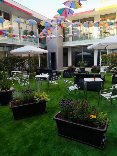 Patio, Garden