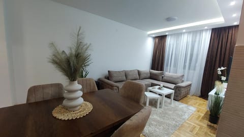 Apartman Zapadni Kej M&M Apartment in Serbia