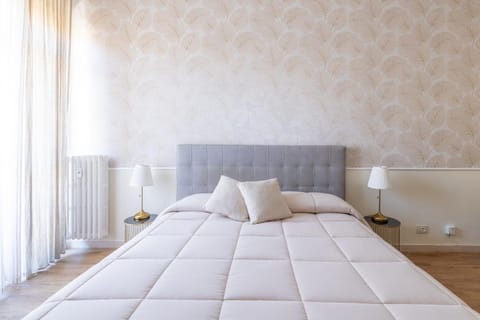 Bed, Bedroom, internet