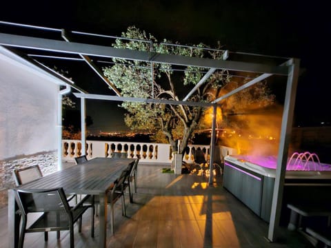 Villa vue mer, terrasse et spa Villa in 06340 La Trinité, France