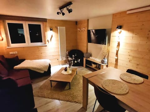 TV and multimedia, Seating area