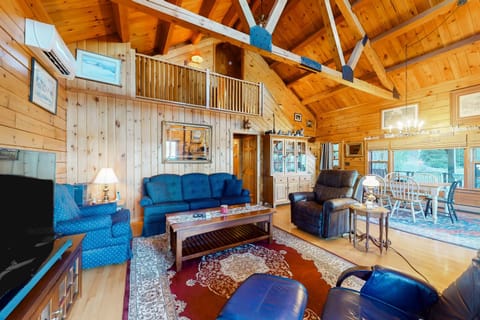 Lake Bomoseen Log Cabin Cabin in Lake Bomoseen