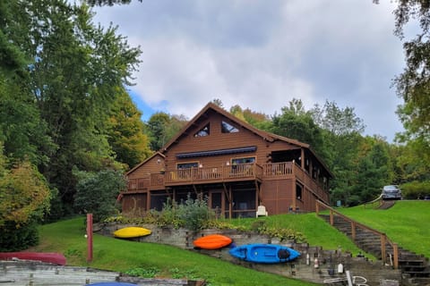 Lake Bomoseen Log Cabin Cabin in Lake Bomoseen
