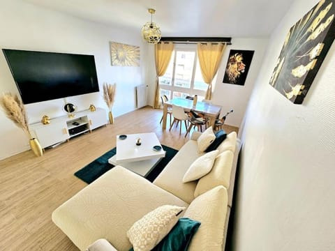 Très bel Appartement, 10 min gare, 20 min de Paris Apartment in Île-de-France