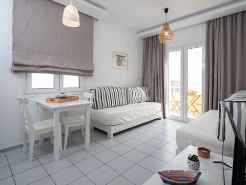 1 BR Renovated Apartment By the Sea-SummerMemories Apartment in Stalida