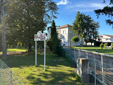 Property building, Spring, Natural landscape, Parking