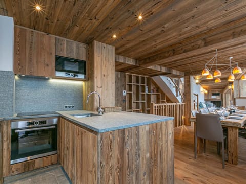 Chalet de luxe lumineux avec panorama, WIFI, garage, balcons et services haut de gamme, Val-d'Isère - FR-1-694-344 Apartment in Val dIsere