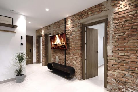 TV and multimedia, Lobby or reception, Photo of the whole room